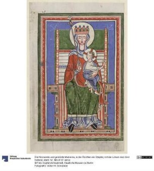 Die thronende und gekrönte Madonna, in der Rechten ein Szepter, mit der Linken das Kind haltend
