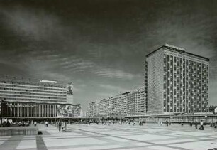 Prager Straße, Wiener Platz