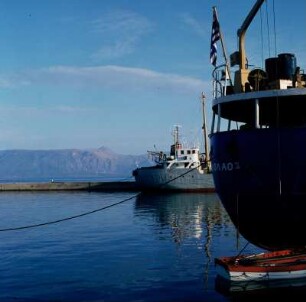 Korfu, Insel. Blick vom Nordhafen der Inselhauptstadt auf den Pantokrator-Berg, 906 m