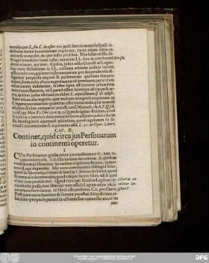 Cap. II. Continet, quid circa ius Personarum in continenti operetur.