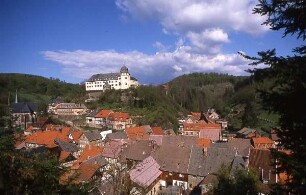 Stolberg - Stadtübersicht mit Schloß : Stadtübersicht mit Schloß. Aufgenommen in der Kleinstadt Stolberg im Harz, ca. 1993