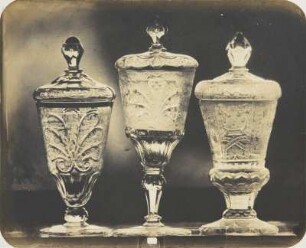 Drei geschliffene und geschnittene Glaspokale, deutsche Arbeit, 18. Jahrhundert