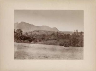 Kulturlandschaft bei Kermanschah : Kulturlandschaft bei Kermanschah am südlichen Fuß der Zagros-Kette.