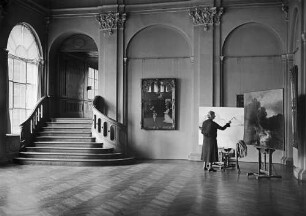 Besucher der Gemäldegalerie : Gemäldegalerie. Kopistin im Saal der altdeutschen Meister
