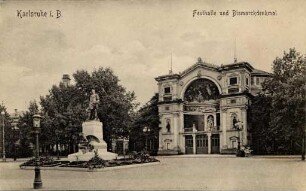 Postkartenalbum mit Motiven von Karlsruhe. "Karlsruhe in Baden. Festhalle und Bismarckdenkmal". Eingangsbereich der Festhalle mit Bismarckdenkmal