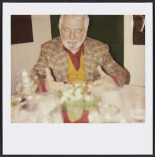 Wolfram Siebeck in einem Restaurant im Tessin