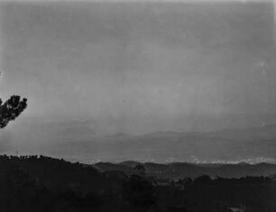 Landschaft : Blick vom Hausberg Tibidabo über eine Landschaft, vermutlich in Richtung St. Cugat