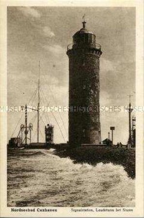 Leuchtturm im Sturm in Cuxhaven