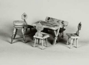 Bauernmöbel für die Puppenstube