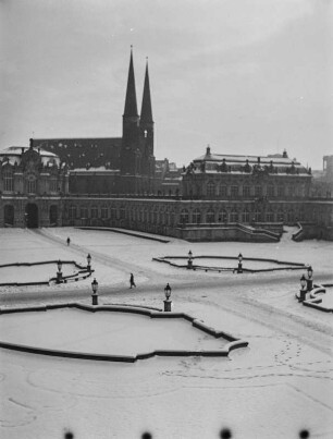 Dresden-Altstadt. Zwinger, Innenhof. Blick zur Sophienkirche