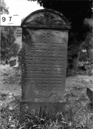 Grabstein 697 (Index: 100099656) Maße HxBxT: 135x51x16 cm: Grabstein 697
