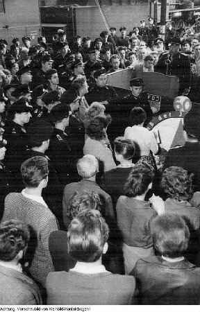 Dresden. Bahnhof. Kompass-Fest der FDJ, 1958/59