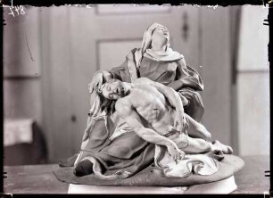 Kirche; Pietà 18. Jahrhundert