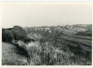 Dresden-Gittersee. Grubenfeld Gittersee. Blick vom Syenitbruch Heidenschanze über heute verkippten Schacht und Haldengelände des Reviers Heidenschanze nach Westsüdwesten, Richtung Fallort 300