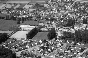 Freiburg, Hochdorf: Hochdorf von Süden, mit Mooswaldhalle