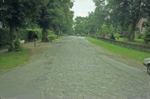 Alte Landstraße: historisches Kopfsteinpflaster