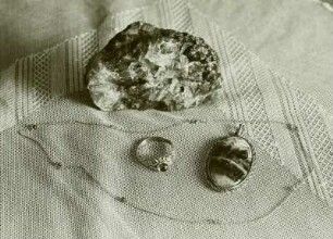 Sächsischer Amethyst als Rohmaterial und in Verarbeitung : Sachsen, Edelsteine, verarbeitet