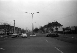 Neugestaltete Südeinfahrt nach Karlsruhe - die Herrenalber Straße.