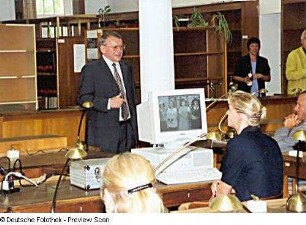 Prof. Jürgen Hering, Generaldirektor der SLUB, während der Feierstunde anläßlich des Schließung des Standortes Marienallee der ehem. Sächsischen Landesbibliothek