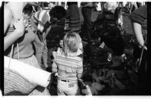 Kleinbildnegativ: Fest auf dem Mariannenplatz, 1984