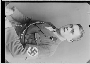 Portrait eines Mannes in SA-Uniform (Sturmmann)