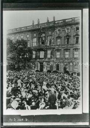 Ansprache Kaiser Wilhelms vom Balkon des Berliner Schlosses