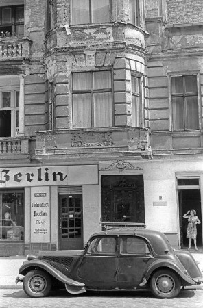 In Berlin mit Citroen 11CV