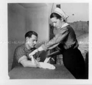 Handverband mit einem Dreieckstuch