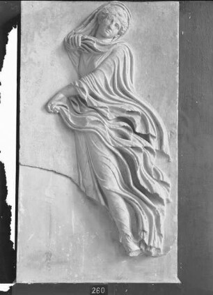 Relief mit Tänzerin aus dem Dionysostheater