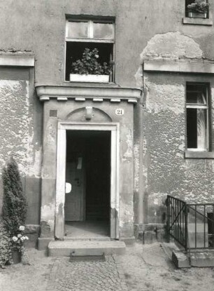 Dresden-Trachau. Wohnsiedlung des Bauvereins Kleinwohnungsbau (1919/1921; O. Schubert). Wohnhaus, Kopernikusstraße 21. Haustür