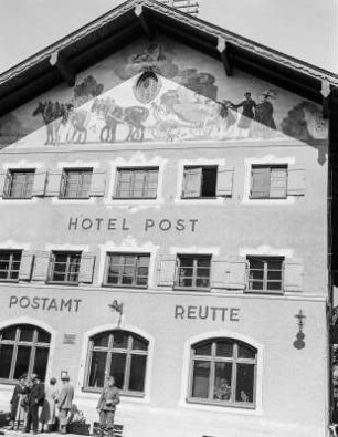 Reutte, Hotel und Post : Österreich, Reutte in Tirol. Hotel Post und Postamt