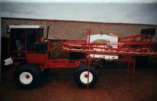 Fotografie: Traktor, Systemtraktor, Trägerfahrzeug