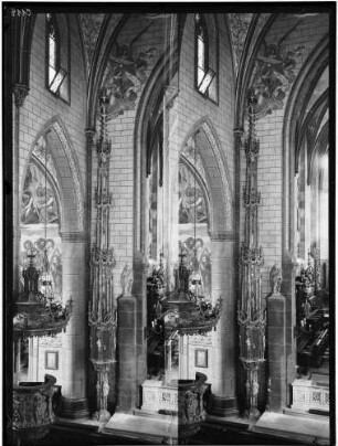 Baden-Baden Stiftskirche Sakramentshaus Gesamtansicht spätgotische Steinmetzarbeit Steht am linken Pfeiler des Triumphbogens und circa 13 m hoch, besteht aus zwölf übereinander angeordneten Einzelwerkstücken (15. Jahrhundert)