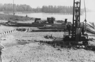 Beseitung zerstörter Bunker am Rhein im Bereich Karlsruhe