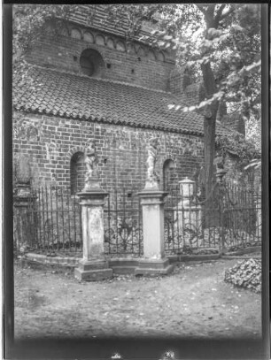 Kirchturm, Seitenschiff
