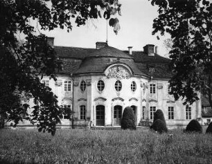 Möckmühl-Züttlingen. Schloss Assumstadt (1769). Gartenseite