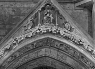 Südportal — Südwestliche Vorhalle — Giebel Relief