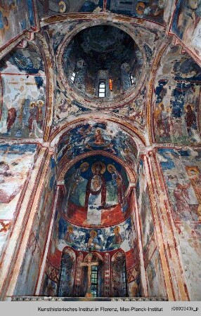 Die Ausmalung der Sankt Georgskirche : Die Nikopoia zwischen den Heiligen Peter und Paul