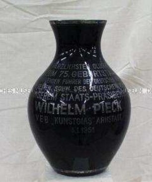 Vase zum 75. Geburtstag von Wilhelm Pieck