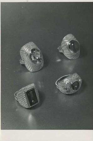 Ringe mit Steinen von Rolf Goldschmitt