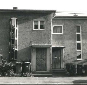 Dresden-Trachau. Wohnsiedlung der Gewobag (1928/um 1935; H. Richter). Reihenhäuser, Schützenhofstraße 73/75. Straßenfront