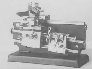 Keilmikrotom von Leitz : Technikgeschichte | Physik | Optik | Das Mikroskop und seine Nebenapparate