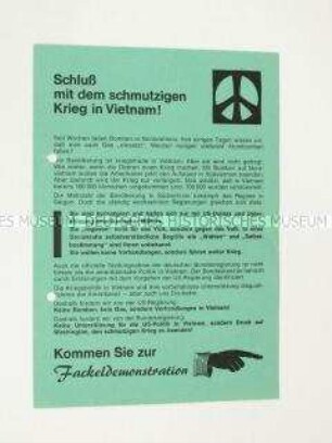 Propagandaflugblatt gegen den Vietnam-Krieg mit einem Aufruf an der Teilnahme am Protestmärschen