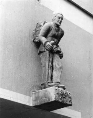 Meißen-Altstadt, Fleischergasse 12. Wohnhaus mit Laden (um 1580, Umbau 17. Jh.). Konsolfigur (Stoffhändler)
