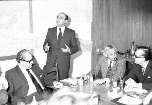 Kehl: Hafensiloturm; Regionalverband Südlicher Oberrhein, Pressefahrt mit Minister Eduard Adorno; Pressekonferenz im Hafen
