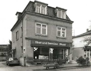 Radebeul, Hauptstraße 22. Wohnhaus mit Laden (um 1895)