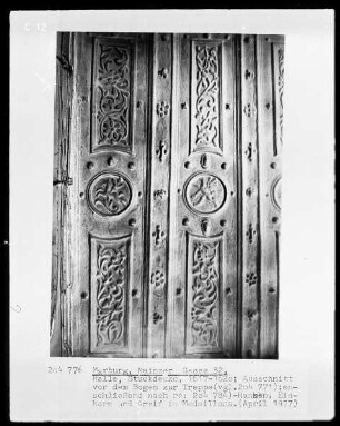 Stuckdecke mit Rankenwerk und Medaillons (Einhorn und Greif)