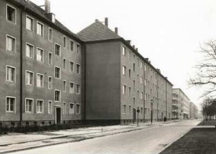 Dresden. Bergmannstraße. Wiederaufgebaute Ruinengrundstücke