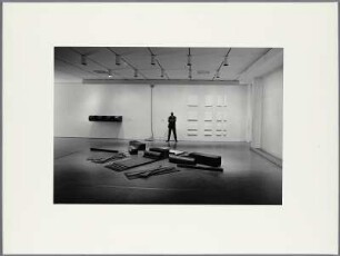 Installation in einer Ausstellung (Künstler?)