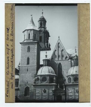 Krakau, Wawel-Kathedrale,Krakau, Wawel-Kathedrale, Sigismundkapelle,Krakau, Wawel-Kathedrale, Vasa-Kapelle : Ansicht von S mit Wasa-Kapelle u. Sigismundkapelle (re. angeschnitten)